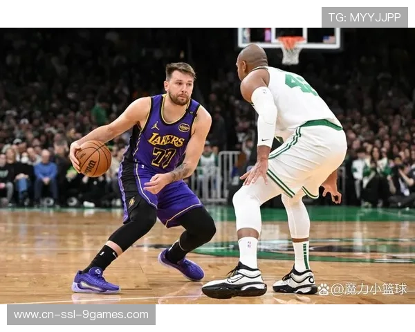 湖人勇士二番战：库里与东契奇双双缺阵，詹姆斯独挑大梁